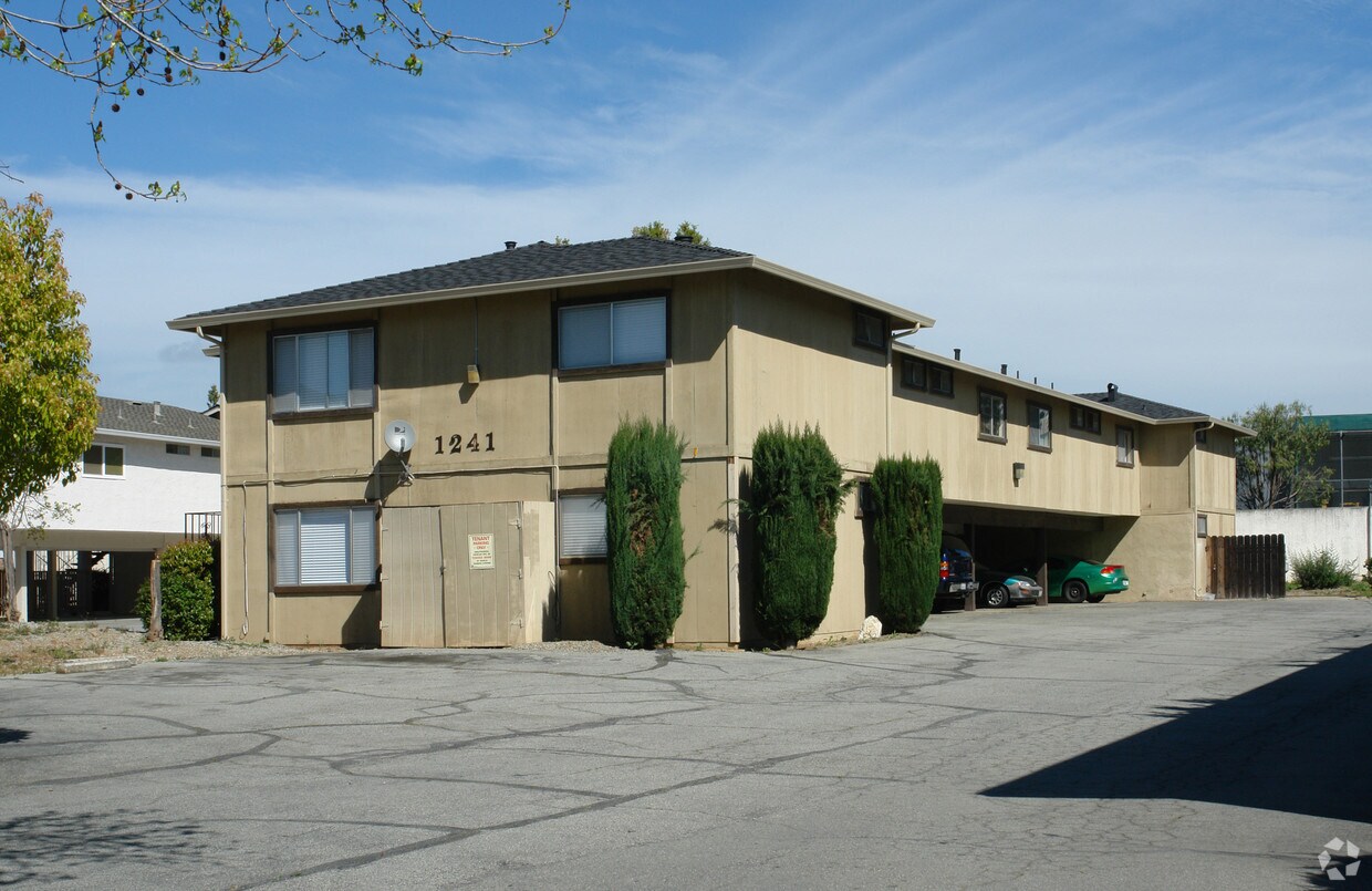 1241 Juniper Dr, Gilroy, CA 95020 Apartments in Gilroy, CA