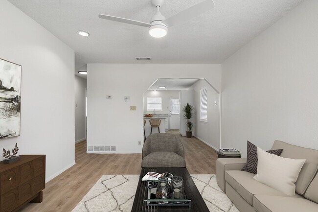 Foto del edificio - Fully Remodeled Duplex for Rent!