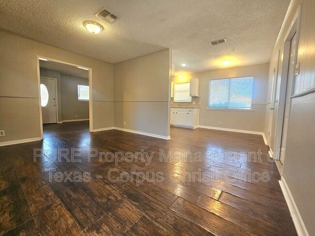 Building Photo - 1710 Sun Beam Dr