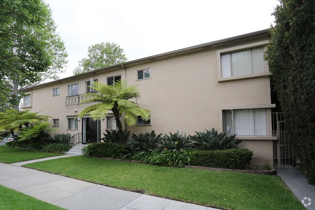 Foto del edificio - 9725 Charleville Blvd