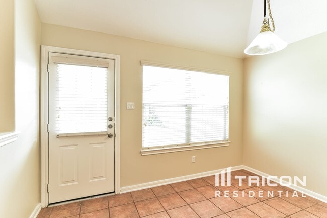 Building Photo - 11106 Creekline Glen Ct