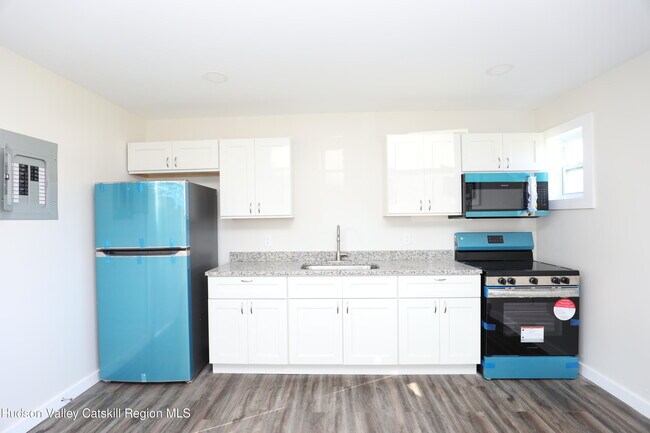 Foto del edificio - 14311 US-9W