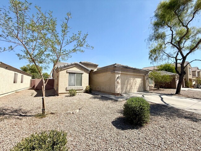 Building Photo - 3438 W Sunland Ave