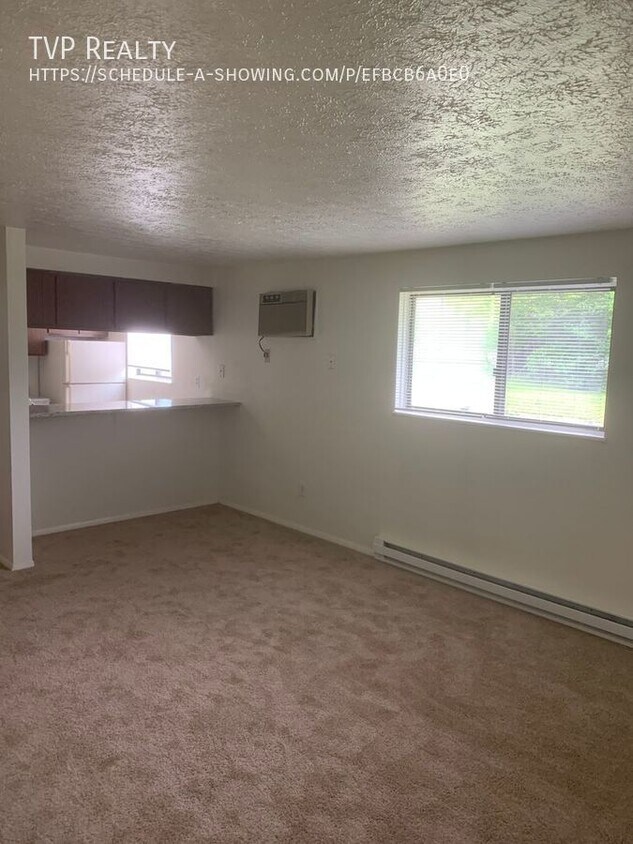 Primary Photo - 136 Fox Hill Ln