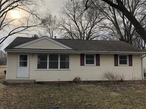 Building Photo - 116 Pauline Ave