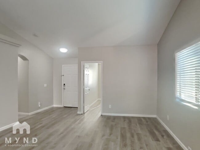 Building Photo - 3412 W Fraktur Rd