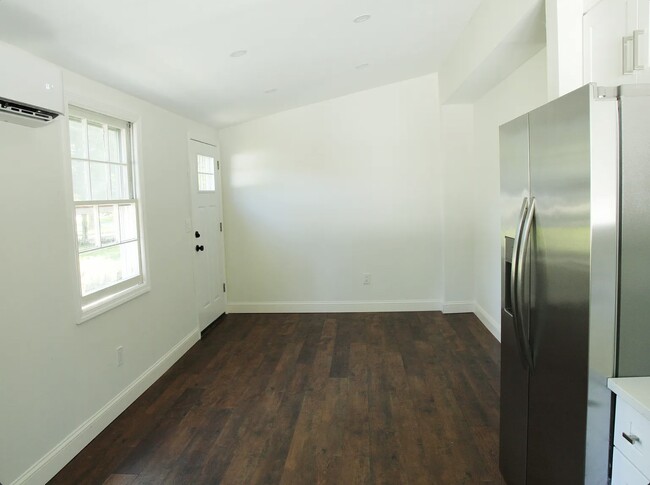 Building Photo - 883 Park Ave