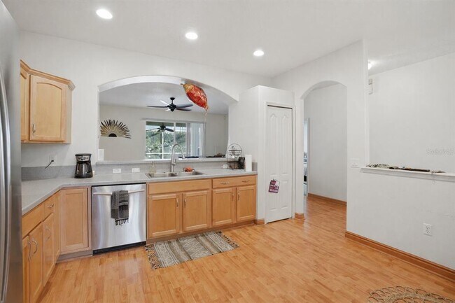 Building Photo - 5810 Hummingbird Ct