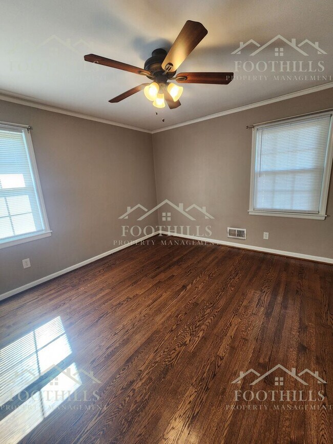 Foto del edificio - Freshly Renovated 3-Bed Home with Modern C...