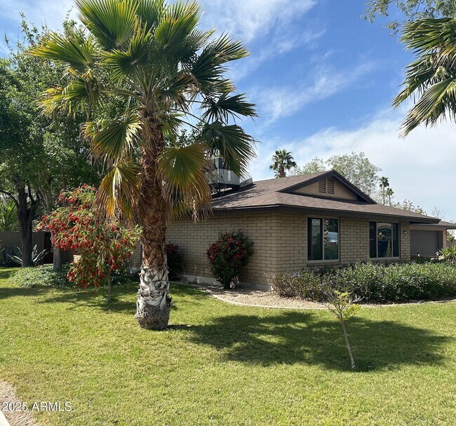 Foto del edificio - 1808 E Fremont Dr