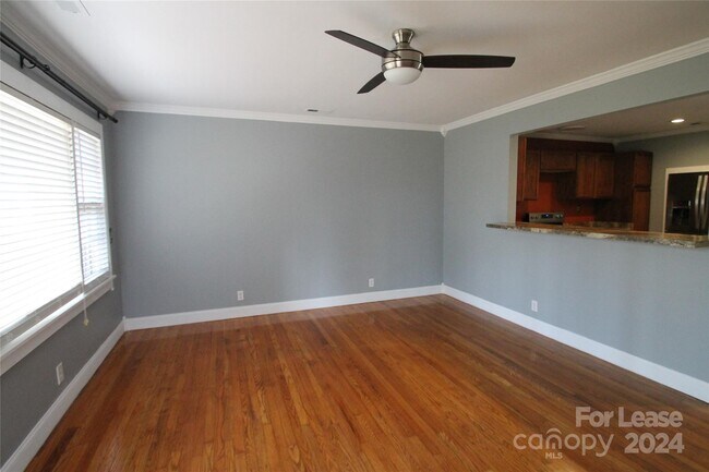 Building Photo - 817 Stonewall Ct