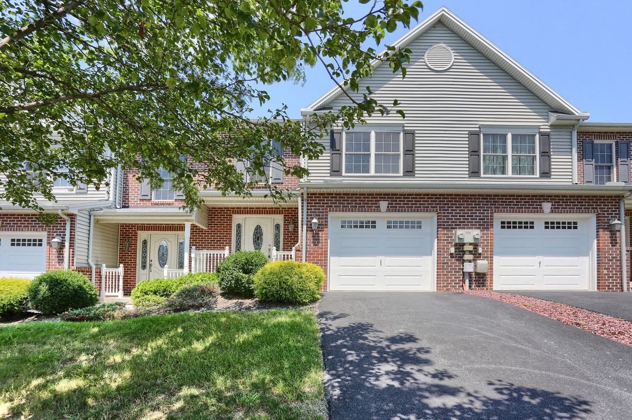 14 Lismore Pl, Mechanicsburg, PA 17050 Townhome Rentals in Mechanicsburg PA