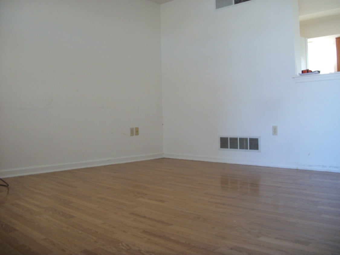 Building Photo - 3040 Solar Dr