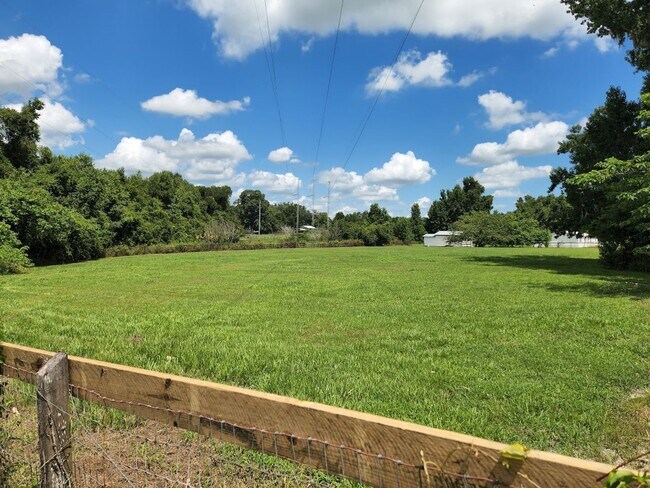 Foto del edificio - 4 bedroom Acreage Rental with Fenced Paddock – NW Ocala, FL (3 Acres)