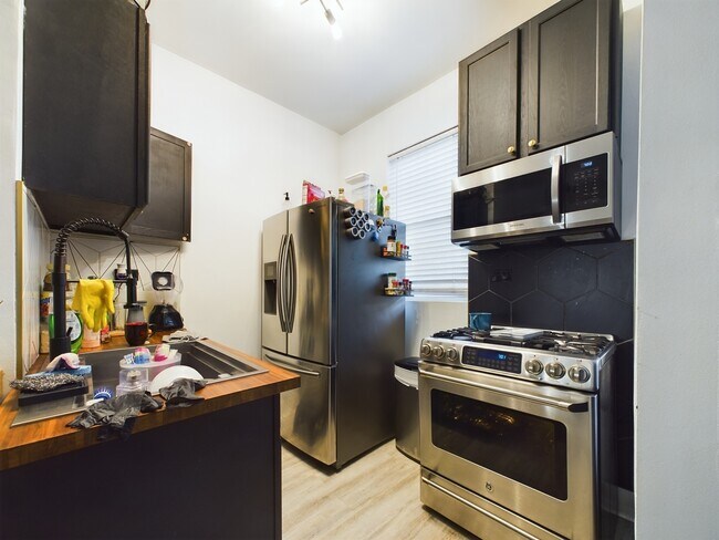 Building Photo - 5022 S Elizabeth St