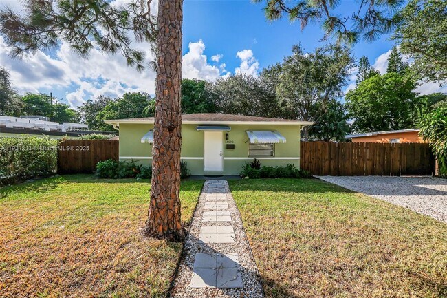 Foto del edificio - 13590 NW 5th Ave