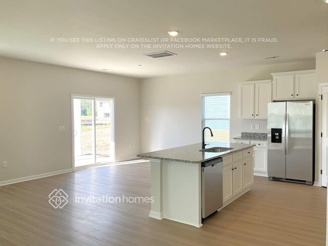 Building Photo - 3371 Fox Hall Dr