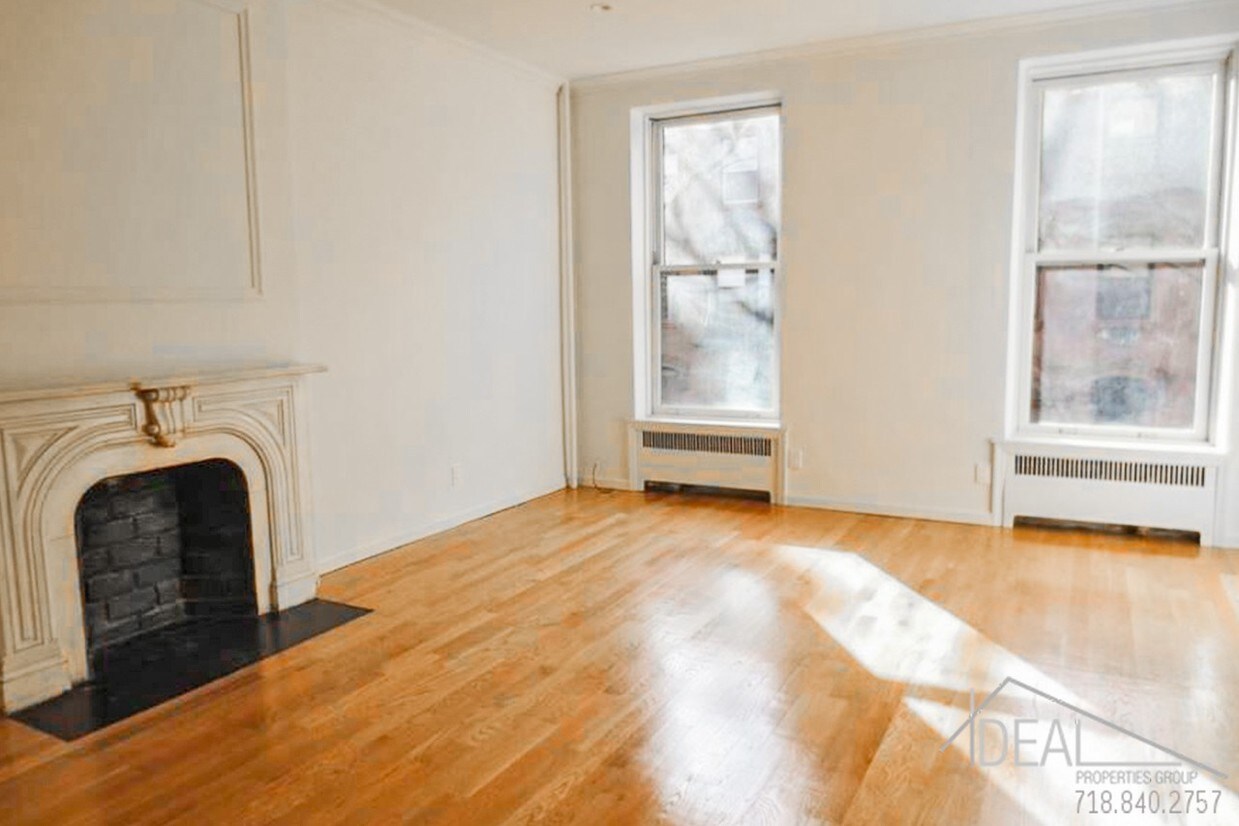 Primary Photo - Prestine and Vintage BK Heights 1 Bed