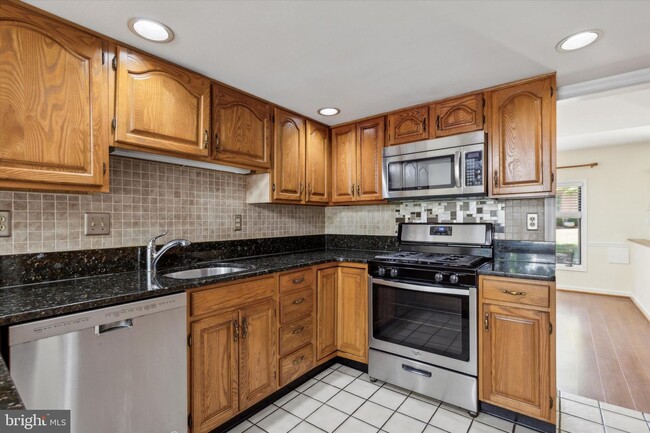 Building Photo - 75 Militia Hill Dr