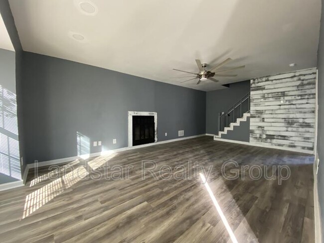Foto del edificio - 5610 Windy Willow Dr