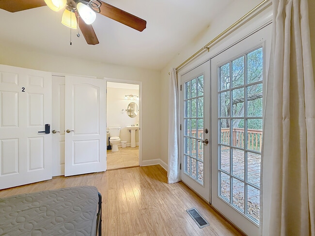 Building Photo - 1422 Lucy St