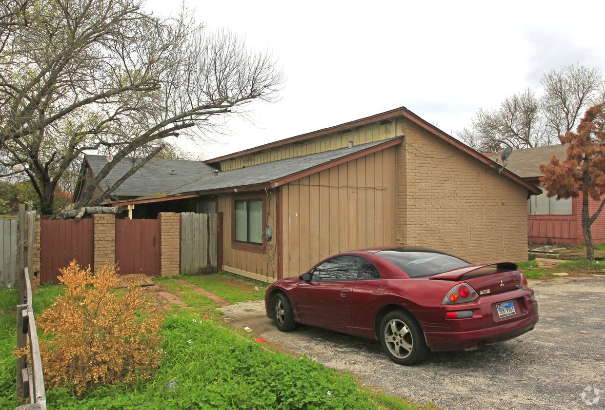 Building Photo - Rundberg Lane Duplexes
