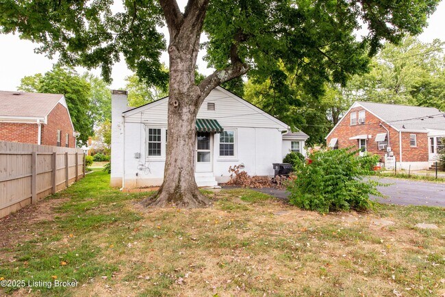 Building Photo - 2512 Gardiner Ln