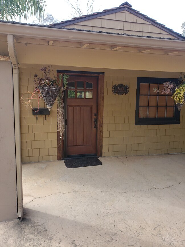 Foto del edificio - 5648 Calzada Del Bosque