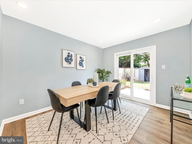 Building Photo - 1305 Peachtree Ct