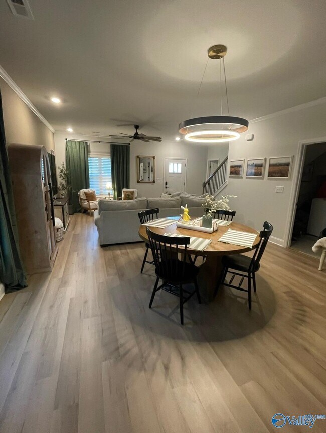 Building Photo - 17664 Eastmoor St