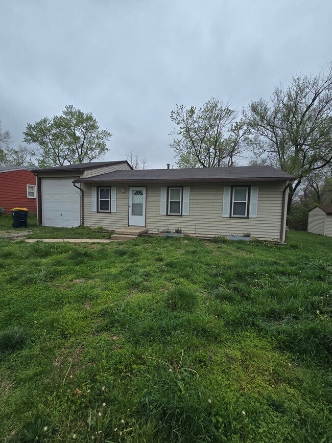 Building Photo - 5134 N Corrington Ave