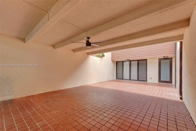 Foto del edificio - 7751 SW 102nd Pl