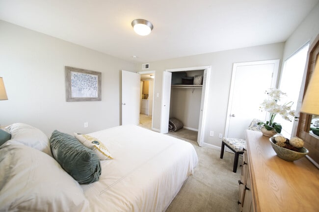 banner - Raintree Apartments