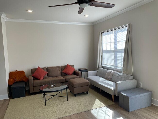 Foto del edificio - 1235 Greylock Ln