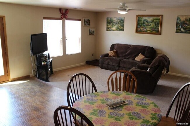 Building Photo - 7396 Silver Dawn Dr