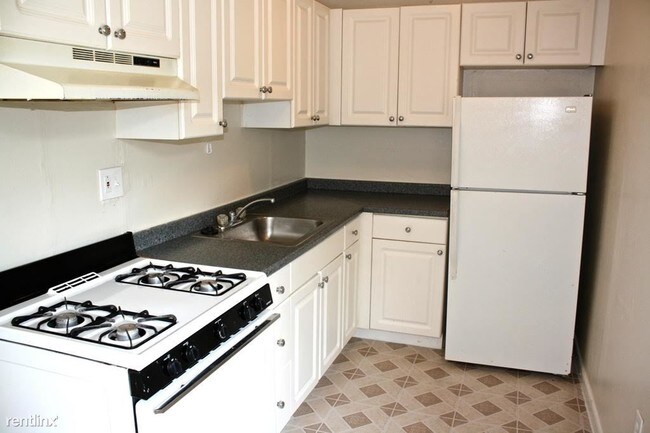 Building Photo - 1 br, 1 bath Apartment - 262 E Cliveden St 1