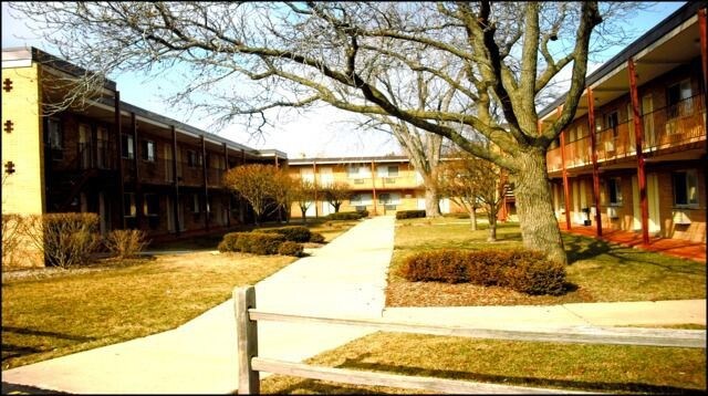 Primary Photo - 8500 Waukegan Rd