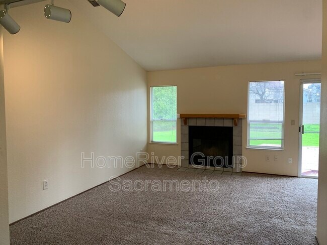 Building Photo - 1022 Haman Way