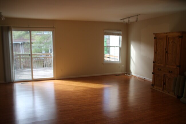 Building Photo - 1803 Autumn Frost Ln