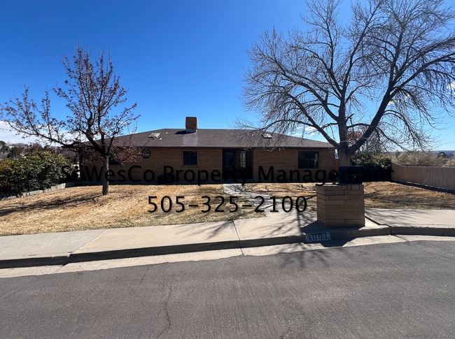 Building Photo - Completely Furnished; Gorgeous 3 Bedroom 2 bath home