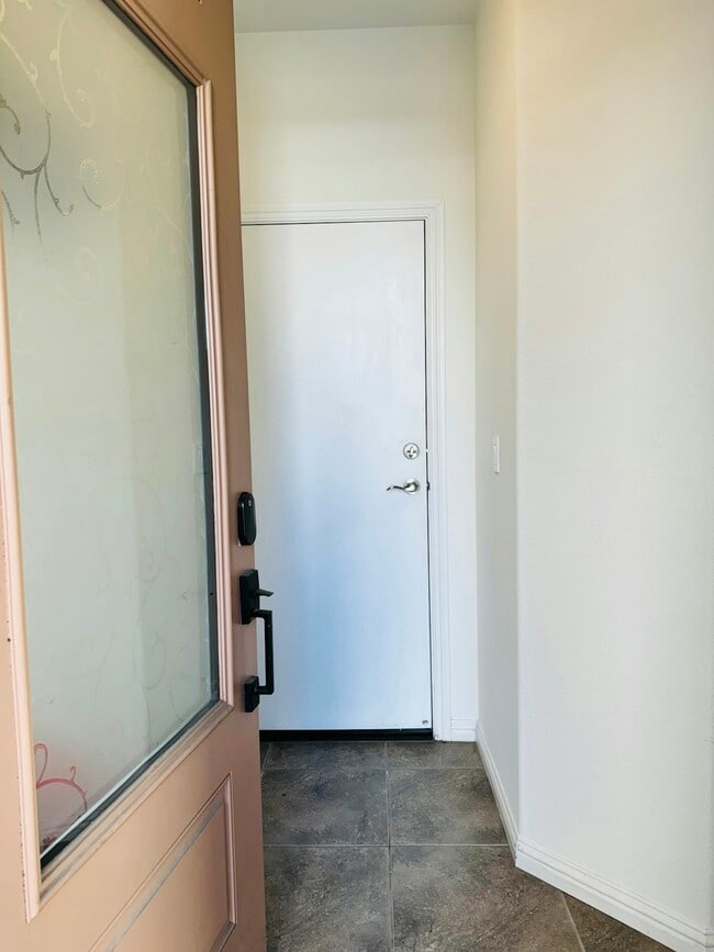 Building Photo - 1462 Cherry Cir