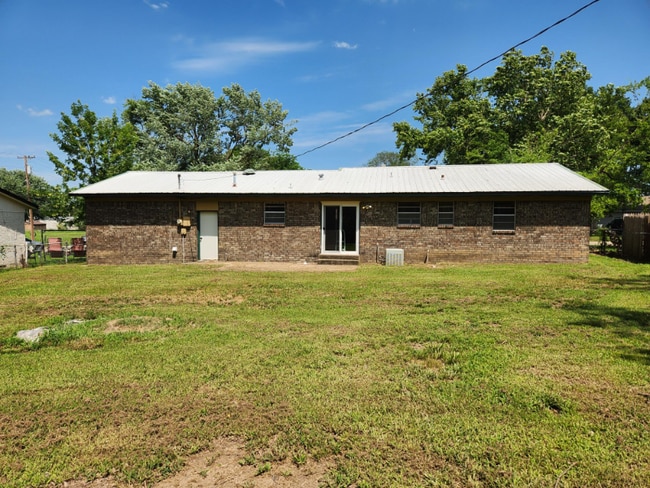 Building Photo - 1108 Southview Ln