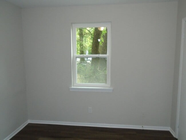 Building Photo - 2507 Staten Ave