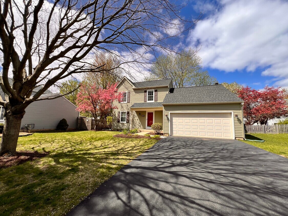 1429 Bar Harbour Rd, Aurora, IL 60504 House Rental in Aurora, IL