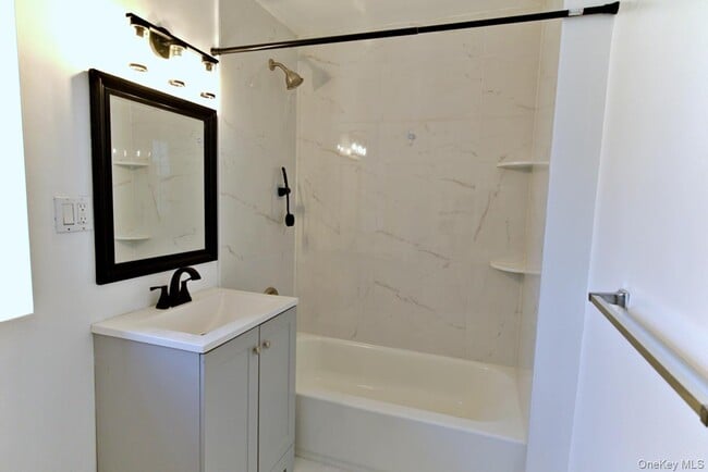 Building Photo - 63 Herriot St