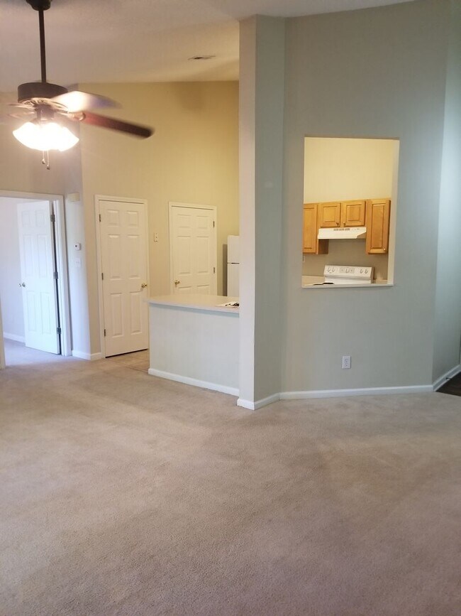 Building Photo - Coming soon! Gorgeous  1Bd Condo-At Wexfor...