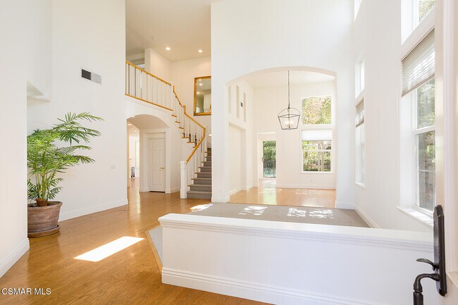 Building Photo - 1034 Lambourne Pl