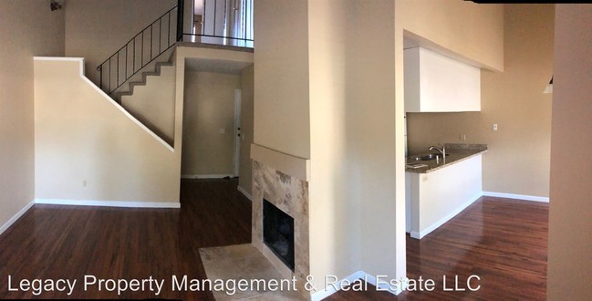 Foto del edificio - 6413 Meadow Pines Ave