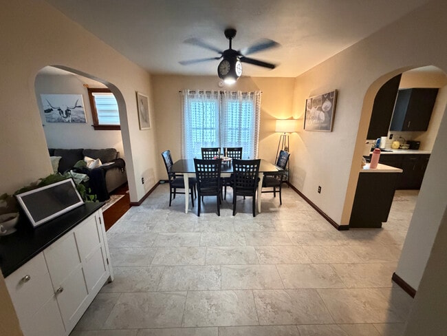 Foto del edificio - 814 W Pearl St