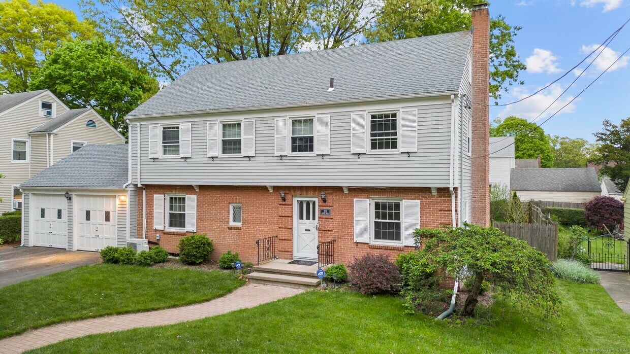 Primary Photo - 205 Osborn Ave
